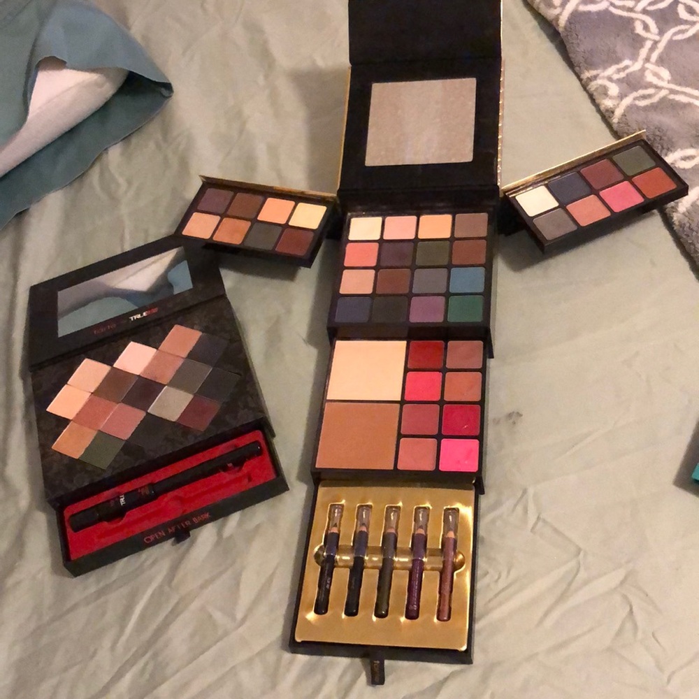 Tarte makeup pallets